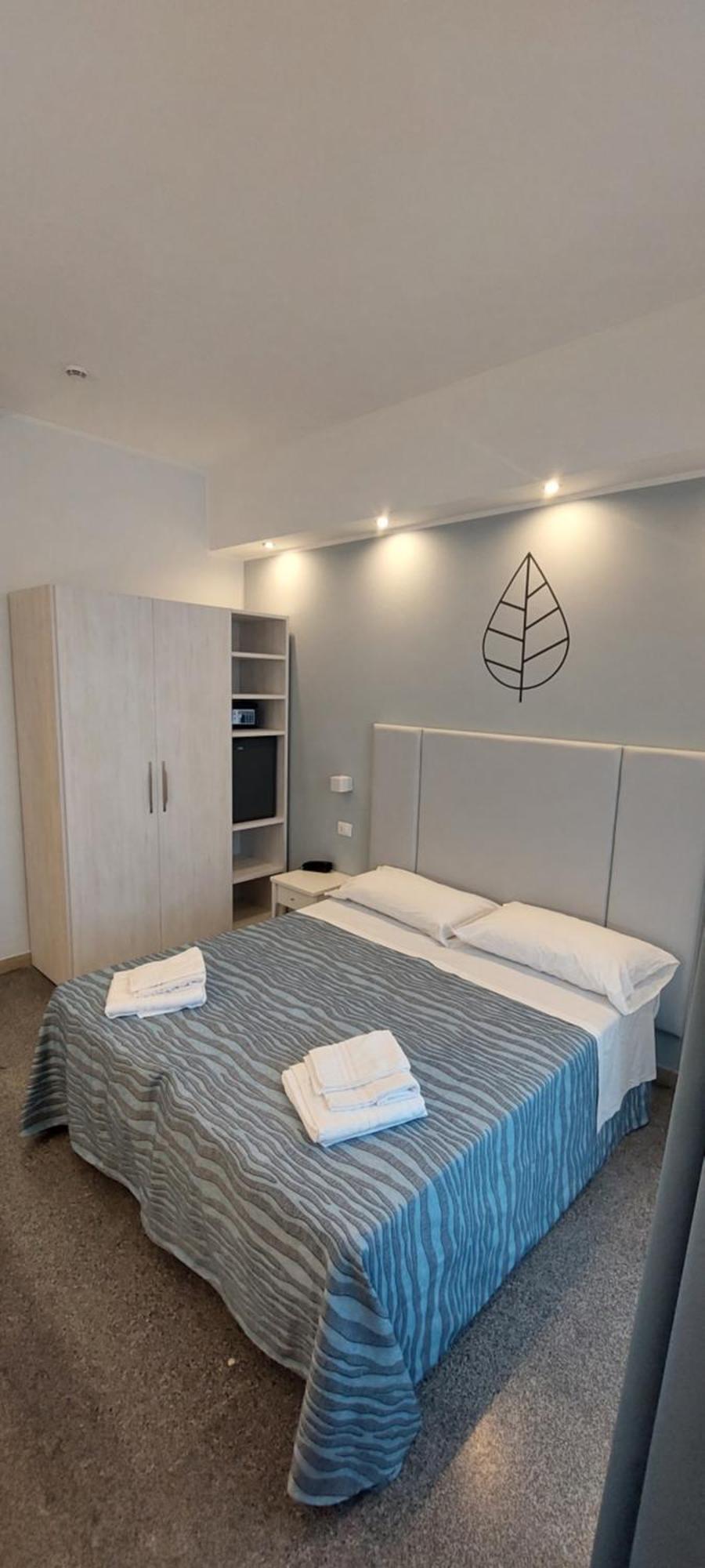 Hotel Caravel Park Rimini Bagian luar foto