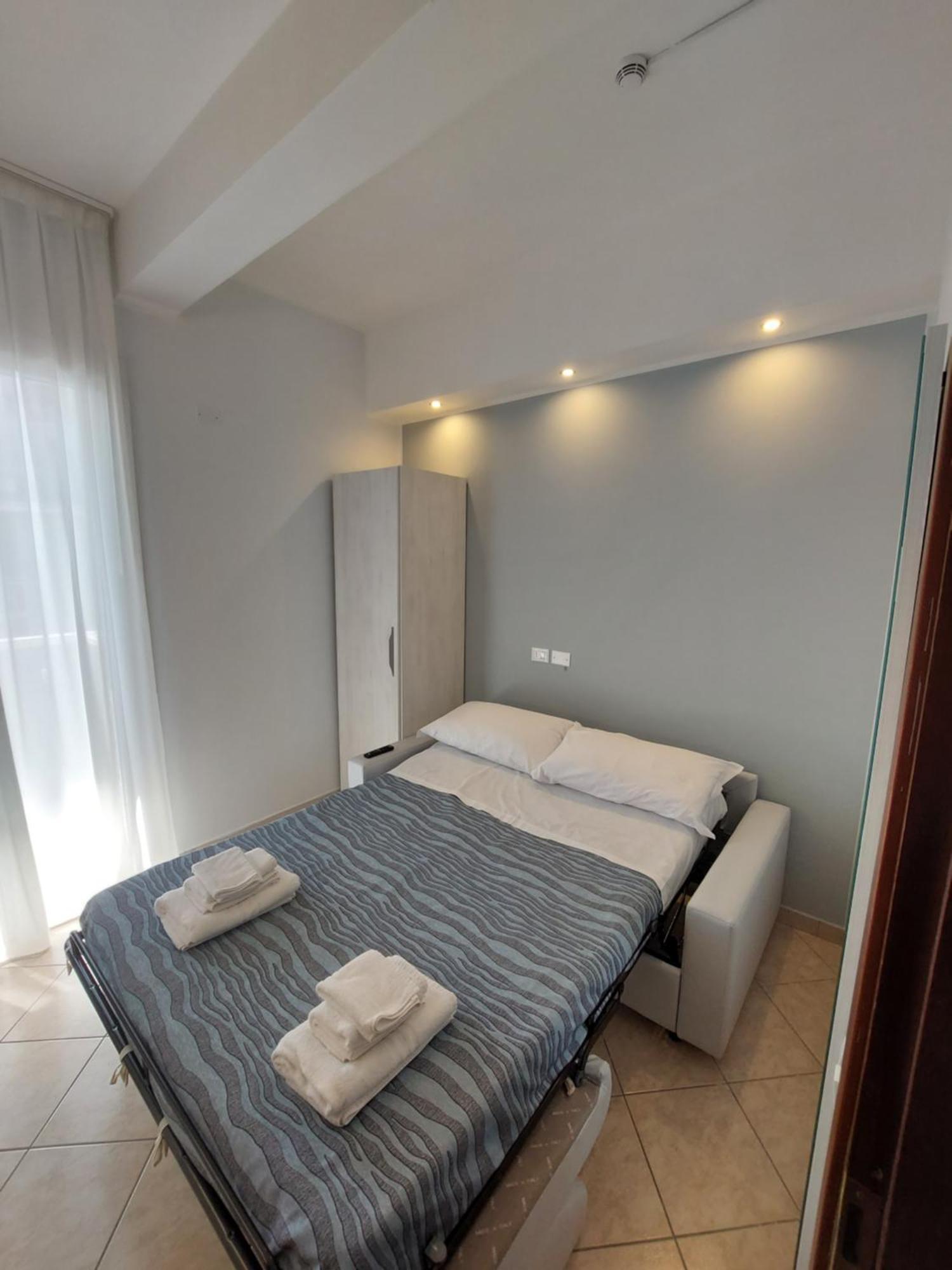 Hotel Caravel Park Rimini Bagian luar foto