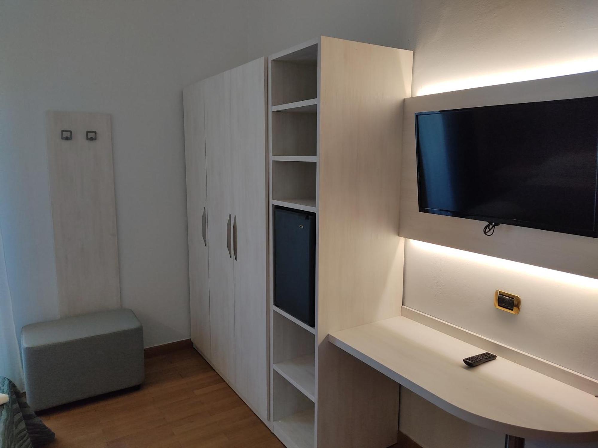 Hotel Caravel Park Rimini Bagian luar foto
