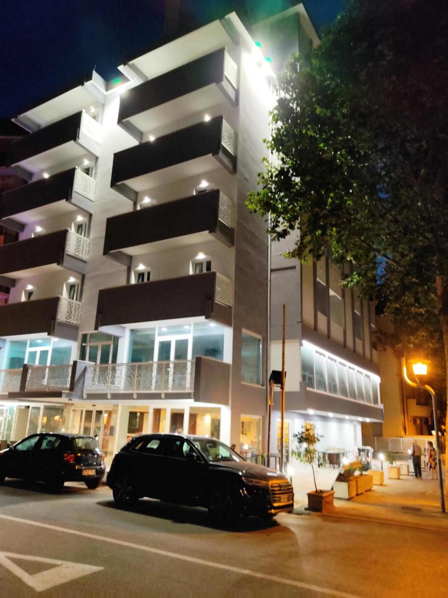 Hotel Caravel Park Rimini Bagian luar foto